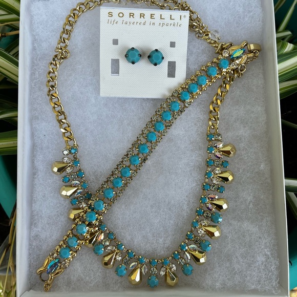 Turquoise and Gold Sorrelli Jewelry Set - Picture 2 of 3